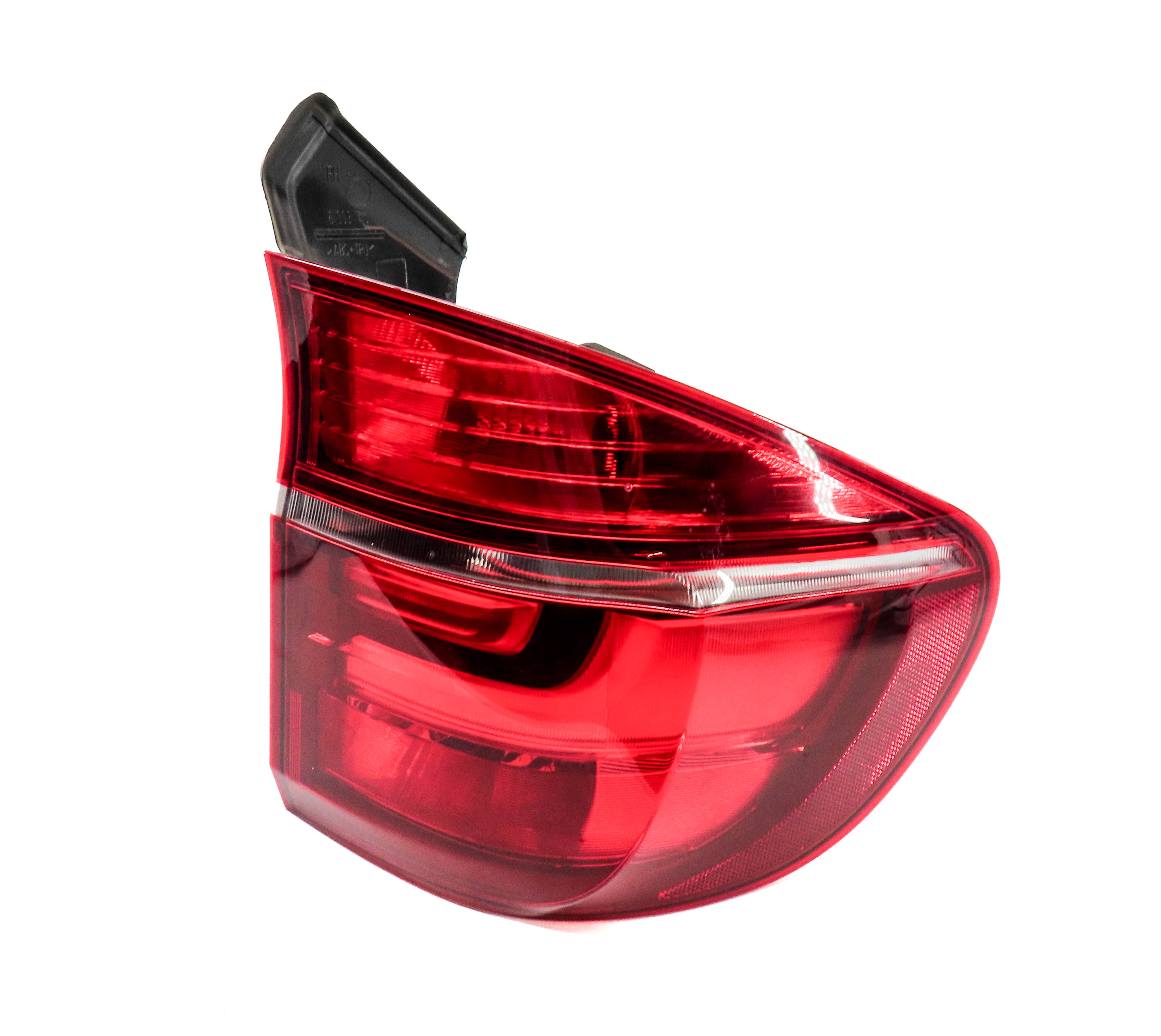2011-2013 BMW X5 X5M (E70) RIGHT PASSENGER REAR OUTER TAILLIGHT BRAKE LIGHT LAMP — exact item pictured